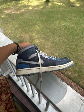 Nike Men's Navy and Gray High-Top Sneakers